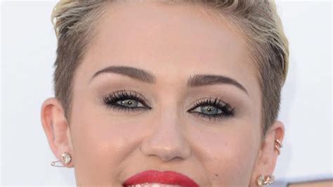 Miley Cyrus Augenbrauen