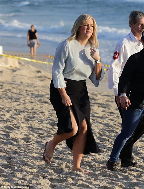 Sunrises Samantha Armytage Shows Her Toned Legs While On Queensland Set Daily Mail Online