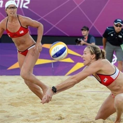 Misty May Treanor And Kerri Walsh Jenning Beach Volleyball Female Volleyball Players