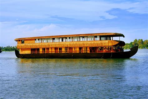 Houseboats In Alleppey Kumarakom Kerala Backwater Tours