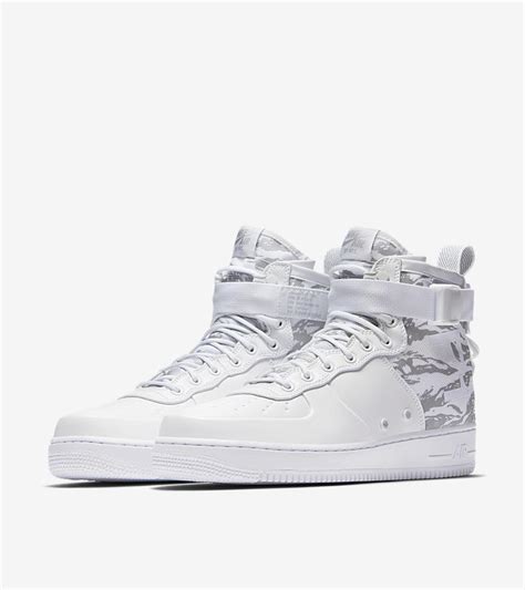 Nike Sf Air Force 1 Hi And Mid Triple Whiteが1111に国内発売予定 直リンク有り God