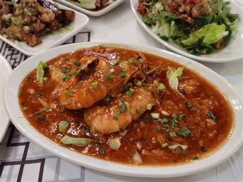 Tanjung Malim Indian Food : The famous tanjung malim paos are sold here.