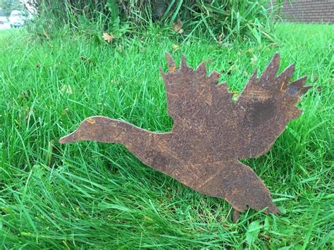 Rusty Duck Silhouette Metal Bird Garden Art — Uk