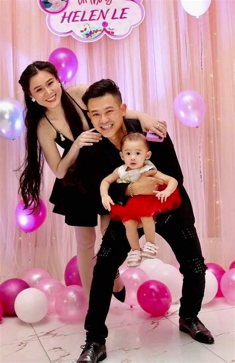 Để vượt qua cú sốc, việt quang ra nước ngoài sinh sống. Chồng của vợ cũ Vân Quang Long tiếc thương nam ca sĩ qua đời