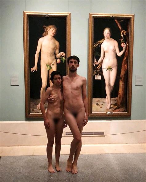 Casal Fica Nu Em Museu Espanhol Diante Da Imagem De Ad O E Eva