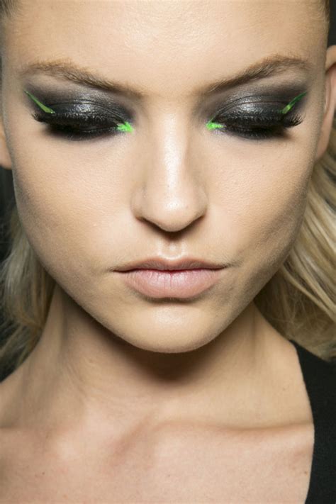 1 trend 4 ways emerald green eyeliner glamour