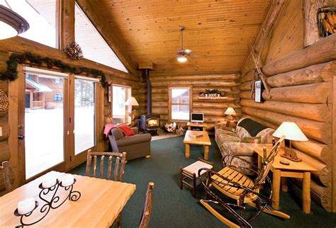Pool table, hot tub & seclusion are some of the amenities offered by this immaculate and well dressed cabin for four. Two Bedroom Cabin for Rent on Lake Superior