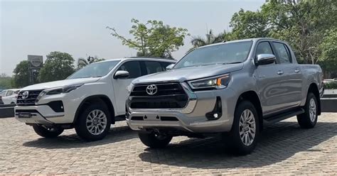 Toyota Hilux And Toyota Fortuner In A Detailed Comparison Video