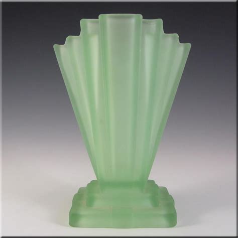 Bagley Large 8 Art Deco Green Glass Grantham Vase 334 £71 25 Art Deco Green Deco Blue Art