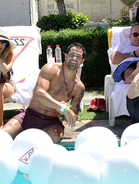 Jesse Metcalfe At Pool Party Oh Yes I Am