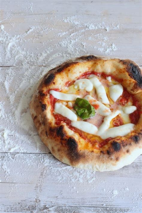 Pizza Napoletana Fatta In Casa Ricetta Di Davide Civitiello