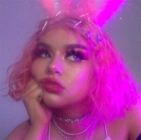 Baddie is an aesthetic primarily associated with instagram and beauty gurus on youtube that is centered around being conventionally attractive by today's beauty standards. Pin on Soft girl baddie aesthetic