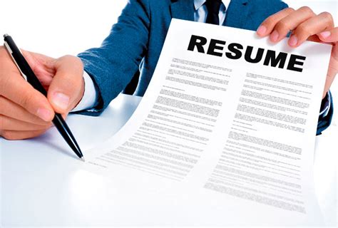 However, there is no set format for a cv, what you include is up to you.1 x research source. An Executive Resume: Tips From Online Resume Writing Service | resumeperk.com
