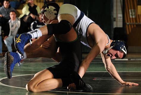 Collingswood Wrestling Leads Early Falls To West Deptford