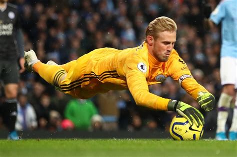 Simon kjær and kasper schmeichel: See How Much Your Favourite Athletes Have Donated To ...