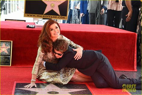 Debra Messings Will And Grace Co Stars Support Her At Hollywood Walk