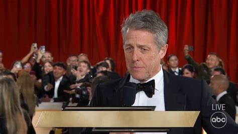 Oscars Hugh Grant Endures Awkward Arrivals