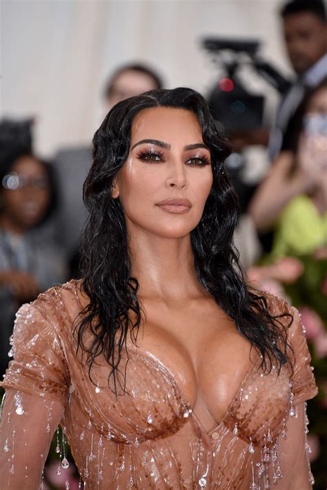 As Es Como El Color Nude Se Lleva En Oto O Att Kim Kardashian Vogue