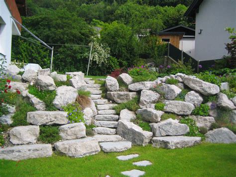 Womit wir beim thema hangbefestigung sind. Referenzen Steine im Garten - Schmeikal Gartengestaltung ...