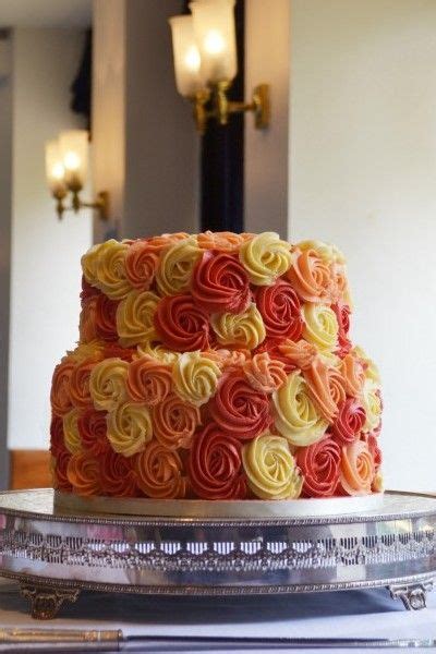 A Delightful Coral Rosettes Buttercream Wedding Cake Bolo