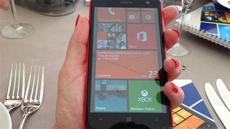 Nokia lumia 625 is updated on regular basis from the authentic sources of local shops and official dealers. Prise en main du Nokia Lumia 625 - Les Numériques