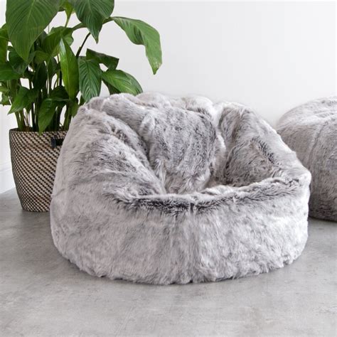 This faux fur bean bag is soft to the touch and stylish, perfect for any room. Hokku Designs Kids Faux Fur Bean Bag Chair & Reviews ...