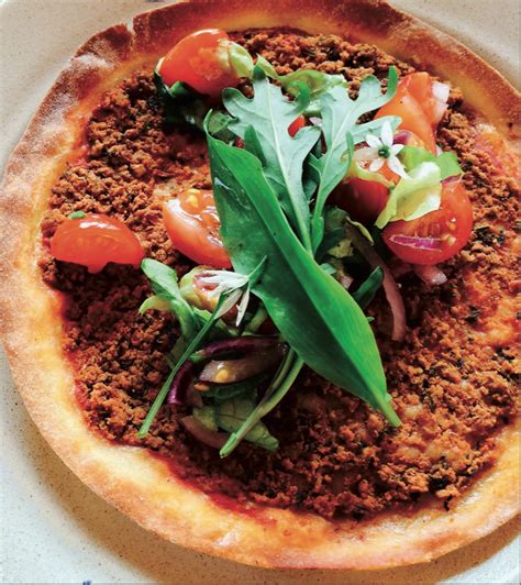 Ouvert depuis les années 70, pizza de la gare vous accueille ou vous livre à domicile. Pizza à l'armenienne | Recette en 2020 | Pizza arménienne ...