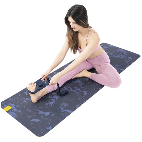It is important to find the right thickness, color, length and grip. Lolë Yoga Mat & 2 in 1 Strap | Costco Australia