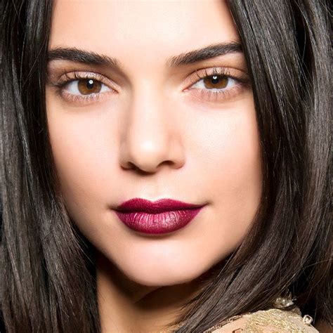 This Is How Kendall Jenner Keeps Her Skin Clear