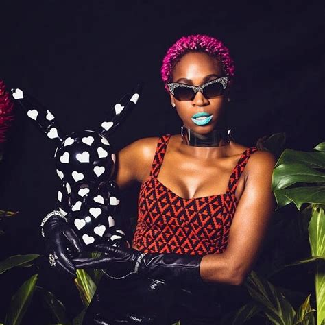 Karol conká (ao vivo no youtube music night) 2019 • sencillo/ep hip hop machine #10 2019 • sencillo/ep ambulante 2018 • álbum batuk freak 2013 • álbum. Karol Conka avisa: "Tô lutando por uma causa e não vou me ...