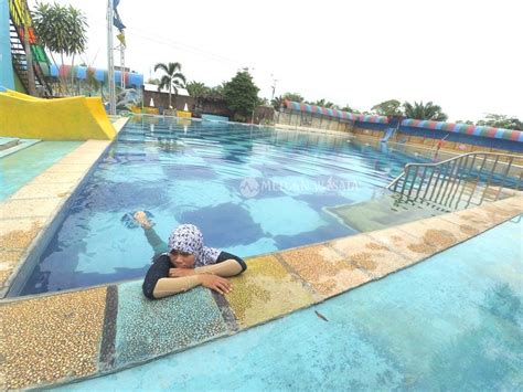 Ukuran kolam renang dan jumlah lintasan ini juga diatur oleh masing masing induk organisasi. Kolam Renang Nabontar, Marindal - Medan Wisata - Travel Blogger Indonesia From Medan