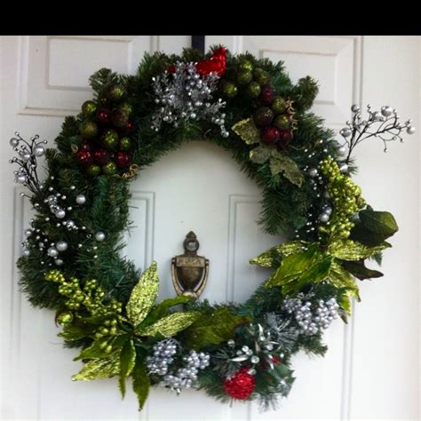 Sweltering temps can take a toll on your favorite planters, so we have a few ideas for you. Do it yourself wreath! | CHRISTMAS! | Pinterest