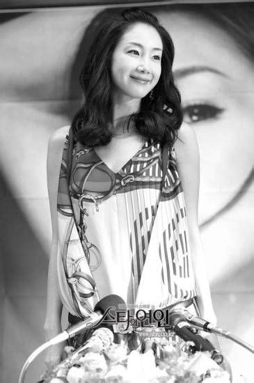 ⭐️fan account⭐️ @choijivvoo ❤️ latest updates of the hallyu star please follow and support! Choi Ji-woo | Women girl, Women, Girl