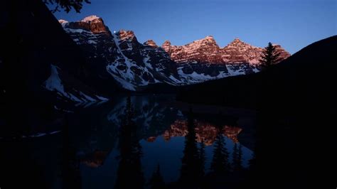 Moraine Lake Sunrise In Banff National Park Camping Fever