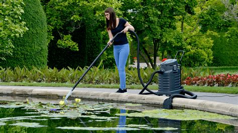 The Best Pond Vacuums Reviews And 2024 Buying Guide