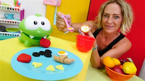 Nicole Macht Für Omnom Frühstückspielzeugvideo Für Kinder Youtube