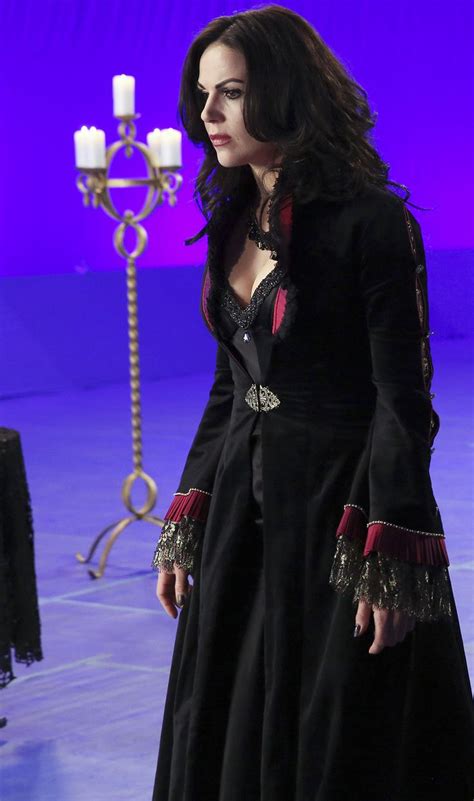 Lana Parrilla Regina Mills Evil Queen Ouat Queen Outfits Evil Queen Costume Costume Design