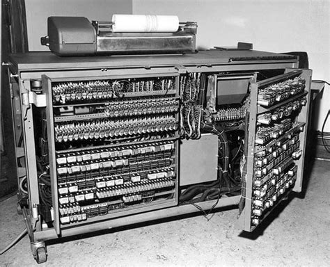 Ordinateur Ibm En 1960 Old Computers Computer History Vintage