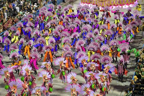 Brazilian Carnival 2019 See Colorful Costumes Moments From The Parade