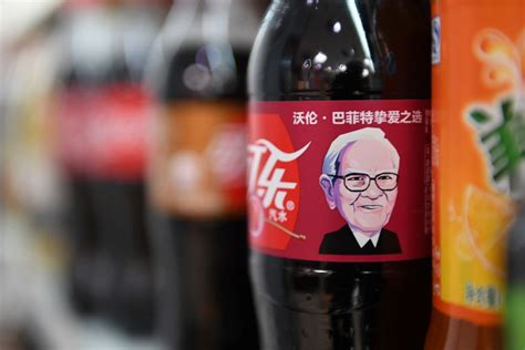 Potete organizzarlo così, fare un aperitivo con delle semplici tartine veloci e qualche cocktail e poi passare alle portate principali. Per una cena con Buffett superati i $4,5 milioni | WSI