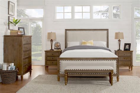 Cambridge 5 Piece Queen Bedroom Set With Solid Wood And Upholstered Trim In Oak Gray