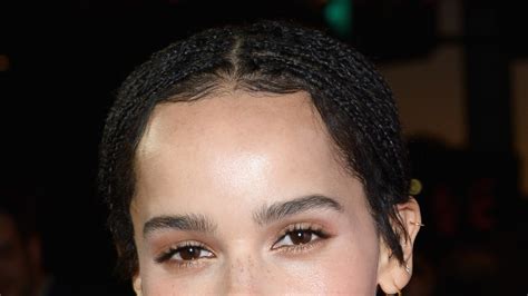 Zoë Kravitz Poses Nude On The Cover Of Rolling Stone Re