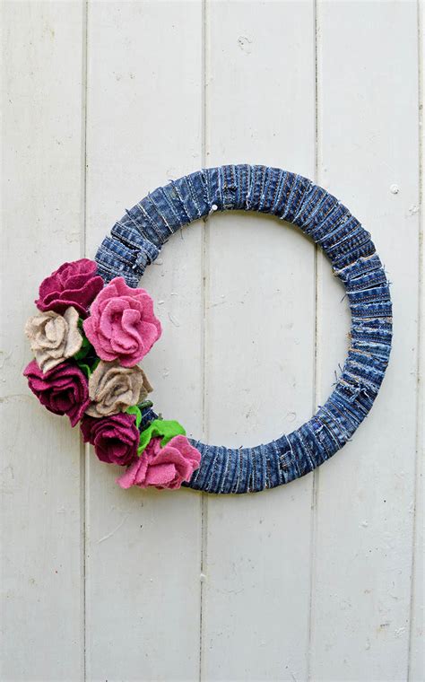 How To Make A Denim Wreath With Felt Roses Pillar Box Blue