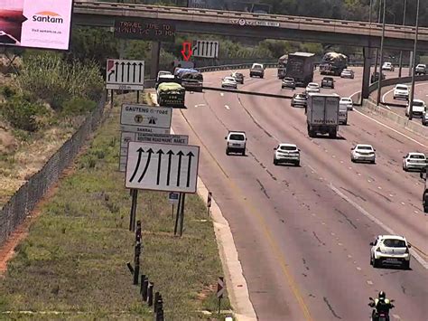 Stationary Vehicle Travel Lane On N1 Southbound After Proefplaas