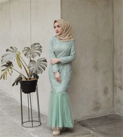 7 penampilan terbaru roro fitria usai bebas dari penjara makin religius. 30+ Model Jilbab Untuk Baju Duyung - Fashion Modern dan ...