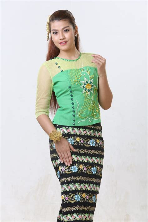 Myanmar women dress are available in latest collections at reasonable prices upon alibaaba.com. Myanmar traditional dress-Ei Chaw Po...