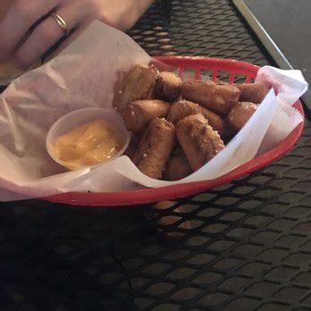 TailGate Brewery Music Row - 127 Photos & 116 Reviews - Pizza - 1538