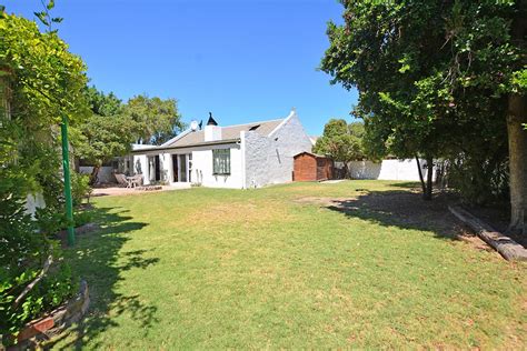 3 Bedroom House For Sale in Table View | RE/MAX™ of Southern Africa