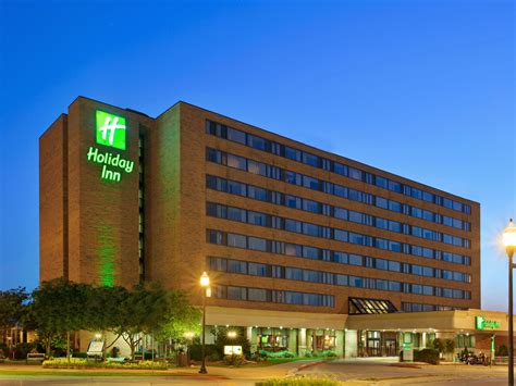 Official site for holiday inn, holiday inn express, crowne plaza, hotel indigo, intercontinental, staybridge suites, candlewood suites. Holiday Inn Muskegon-Harbor Hotel by IHG