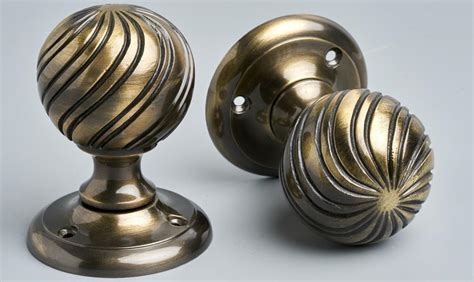 What Is A Mortice Door Knob And How To Fit One